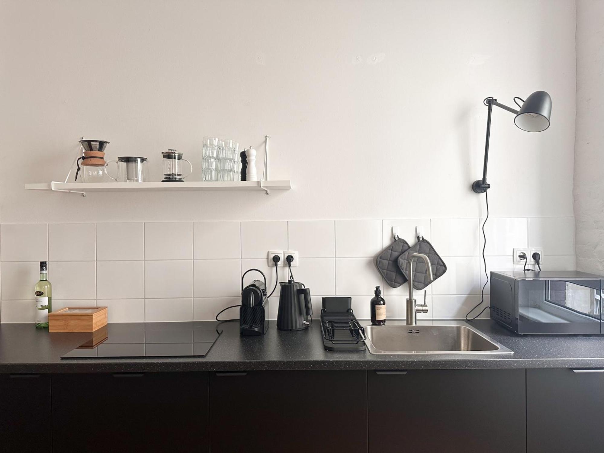 Nook Design-apartments Mit Kueche, Duschbad, Neben U-bahn Station Aber Ruhig Gelegen * Berlijn
