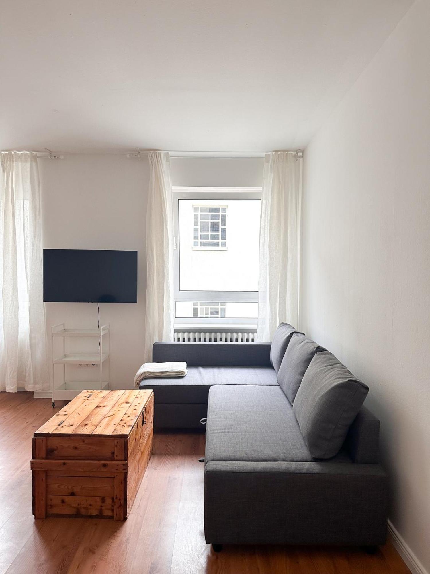 Nook Design-apartments Mit Kueche, Duschbad, Neben U-bahn Station Aber Ruhig Gelegen Appartement Berlijn