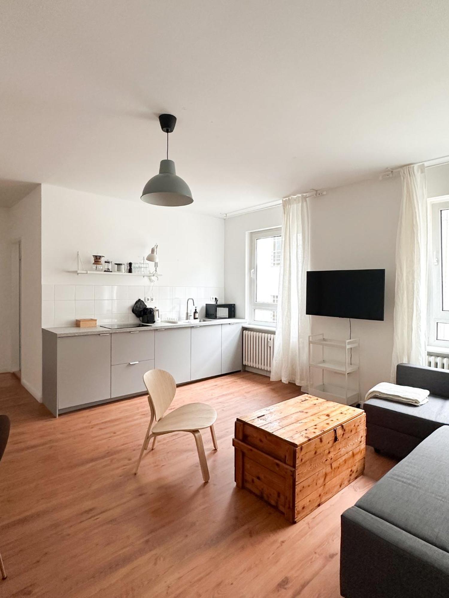 Nook Design-apartments Mit Kueche, Duschbad, Neben U-bahn Station Aber Ruhig Gelegen Appartement